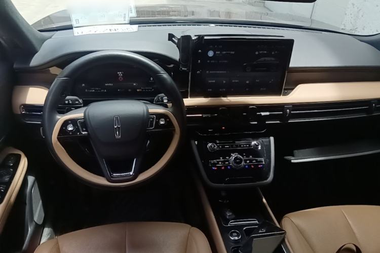 Used Lincoln Corsair 2022 2.0T Two-Wheel Drive Luxury Edition Center Console