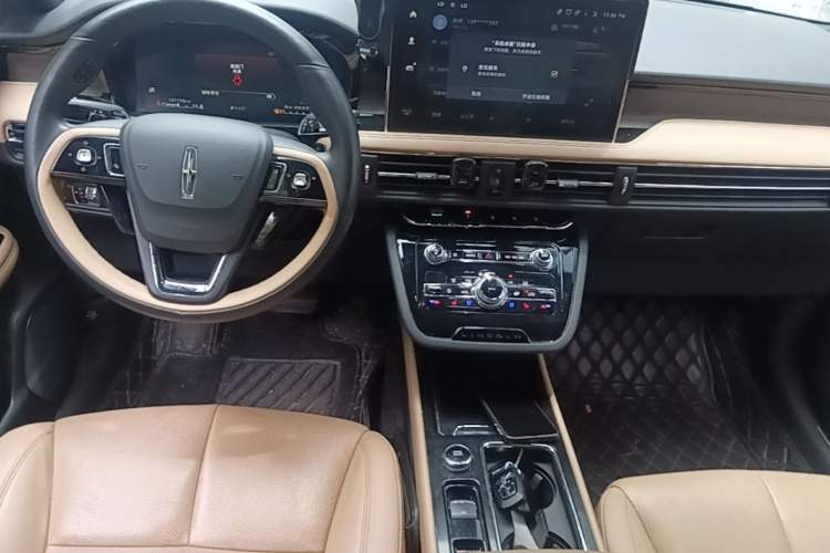 Used Lincoln Corsair 2022 2.0T Two-Wheel Drive Luxury Edition Center Console