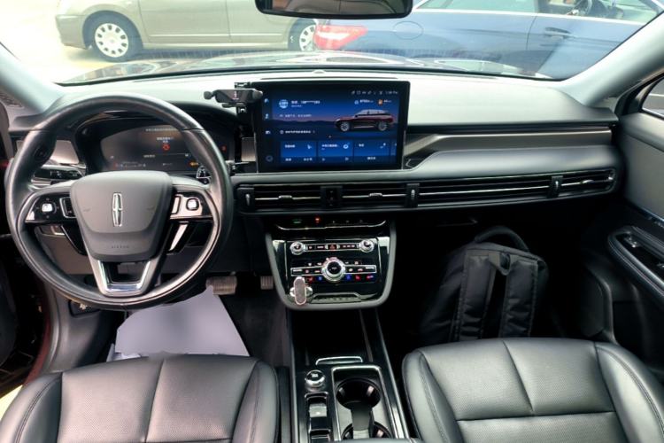 Used Lincoln Corsair 2022 2.0T Two-Wheel Drive Deluxe Edition Center Console
