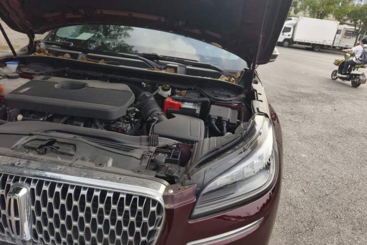 Used Lincoln Corsair 2022 2.0T Two-Wheel Drive Deluxe Edition Engine Bay Left