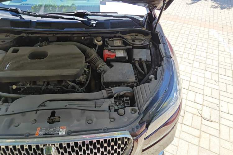 Used Lincoln Corsair 2022 2.0T Two-Wheel Drive Deluxe Edition Engine Bay Left