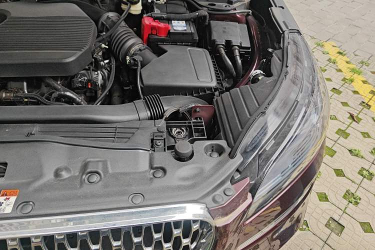 Used Lincoln Corsair 2022 2.0T Two-Wheel Drive Deluxe Edition Engine Bay Left