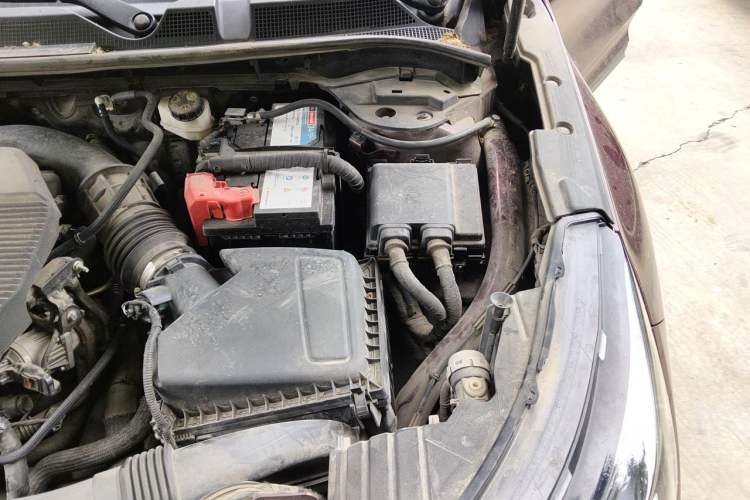 Used Lincoln Corsair 2022 2.0T Two-Wheel Drive Deluxe Edition Engine Bay Left