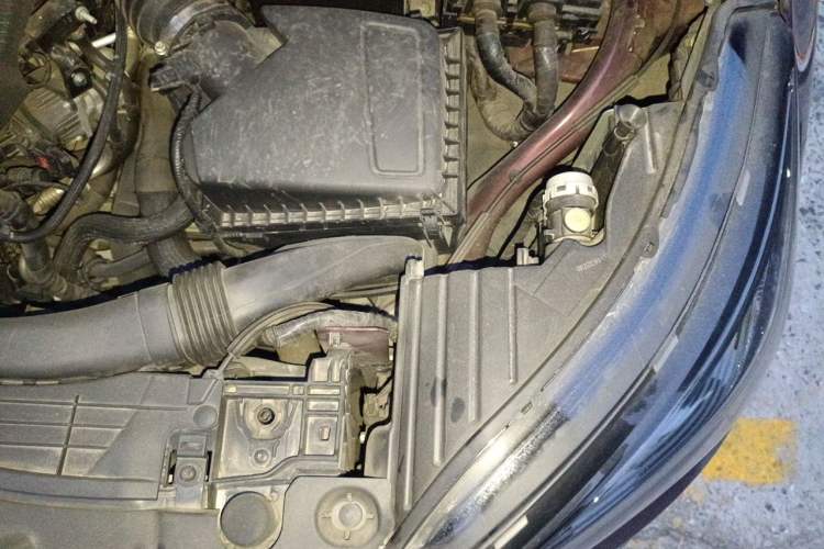 Used Lincoln Corsair 2022 2.0T Two-Wheel Drive Deluxe Edition Engine Bay Left