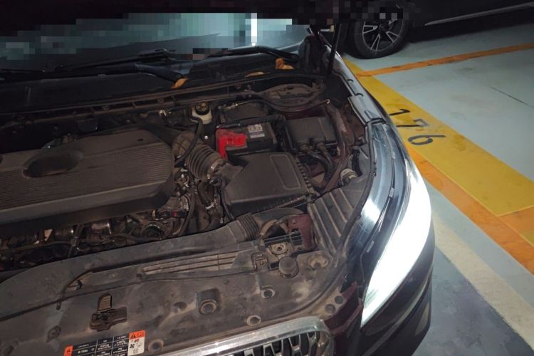Used Lincoln Corsair 2022 Revised Version 2.0T Two-Wheel Drive Premium Edition Engine Bay Left