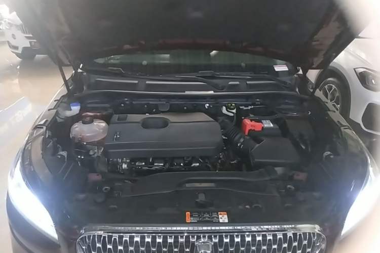Used Lincoln Corsair 2022 2.0T Two-Wheel Drive Deluxe Edition Engine Bay