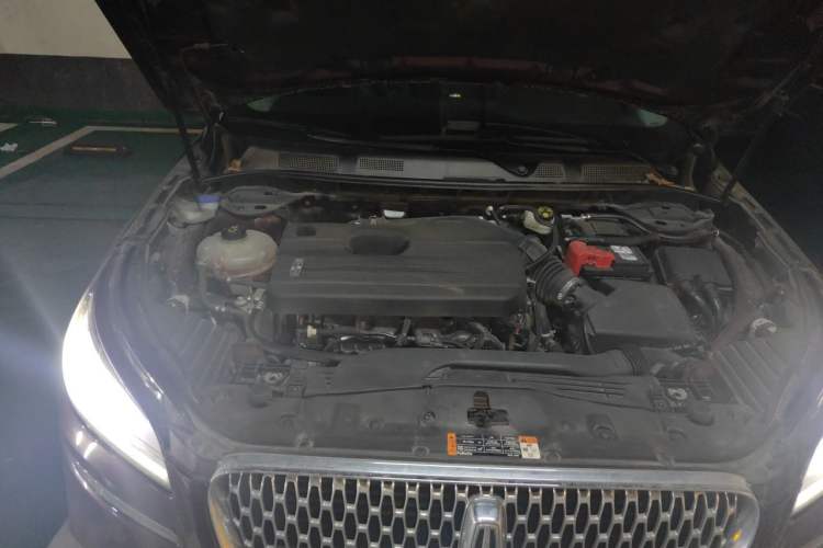 Used Lincoln Corsair 2022 2.0T Two-Wheel Drive Luxury Edition Engine Bay Right