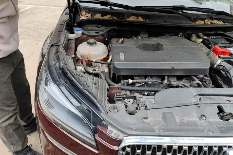 Used Lincoln Corsair 2022 2.0T Two-Wheel Drive Luxury Edition Engine Bay Right