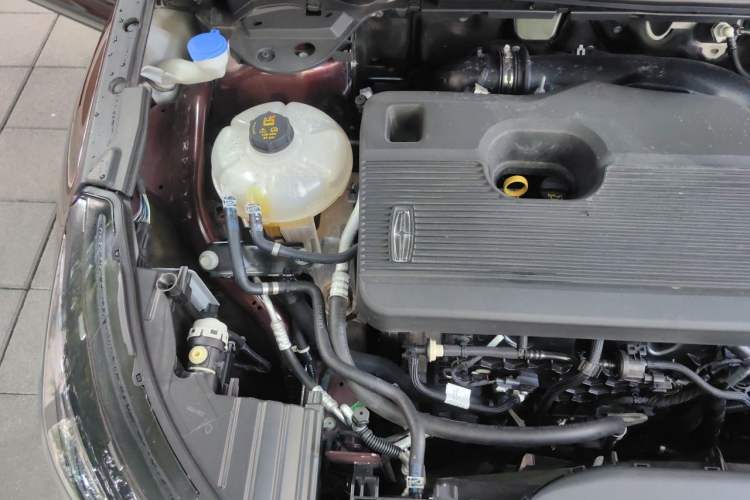Used Lincoln Corsair 2022 2.0T Two-Wheel Drive Luxury Edition Engine Bay Right