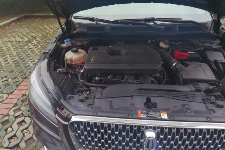 Used Lincoln Corsair 2022 Revised Version 2.0T Two-Wheel Drive Premium Edition Engine Bay Right