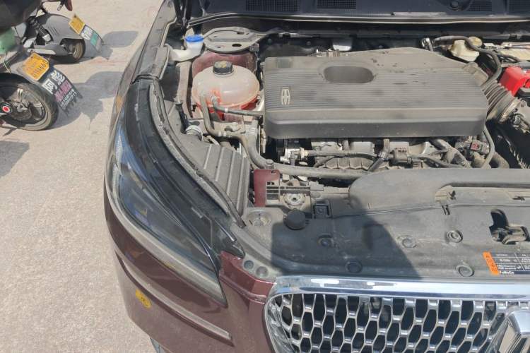 Used Lincoln Corsair 2022 2.0T Two-Wheel Drive Luxury Edition Engine Bay Right