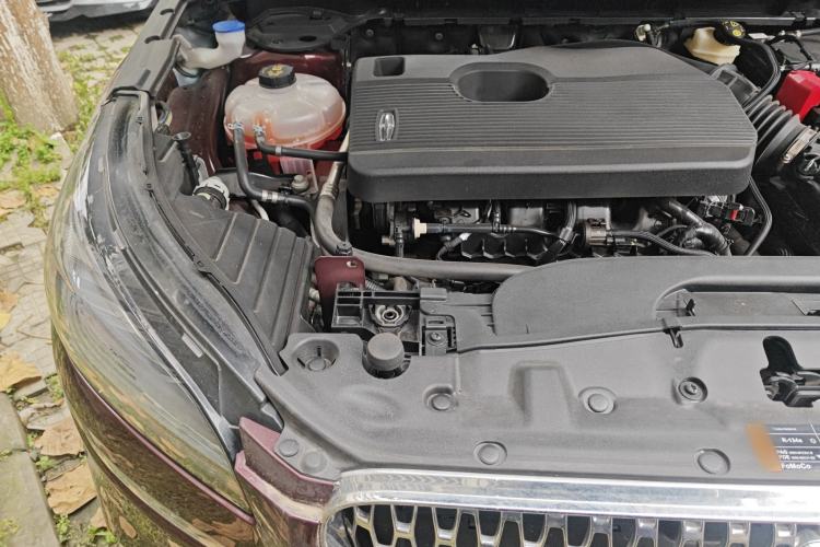 Used Lincoln Corsair 2022 2.0T Two-Wheel Drive Deluxe Edition Engine Bay Right