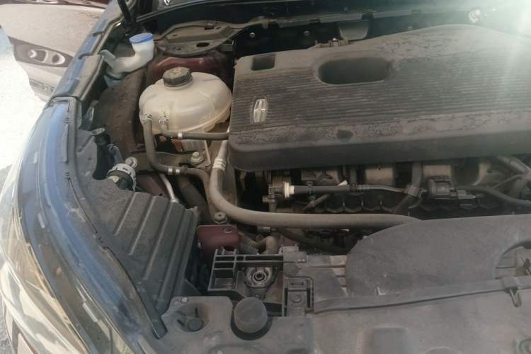 Used Lincoln Corsair 2022 2.0T Two-Wheel Drive Luxury Edition Engine Bay Right