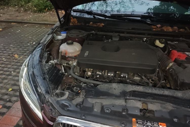 Used Lincoln Corsair 2022 2.0T Two-Wheel Drive Deluxe Edition Engine Bay Right