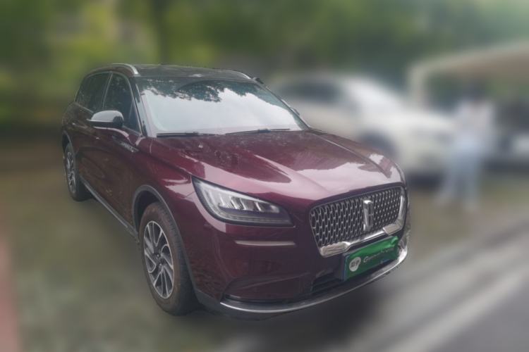 Used Lincoln Corsair 2022 Revised Version 2.0T Two-Wheel Drive Premium Edition Front Right 45 Deg