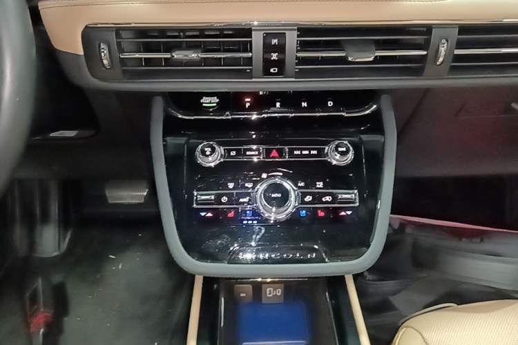 Used Lincoln Corsair 2022 2.0T Two-Wheel Drive Luxury Edition Gear Lever