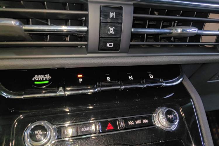 Used Lincoln Corsair 2022 2.0T Two-Wheel Drive Deluxe Edition Gear Lever