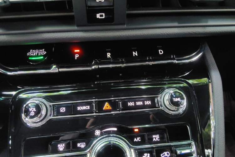 Used Lincoln Corsair 2022 2.0T Two-Wheel Drive Luxury Edition Gear Lever