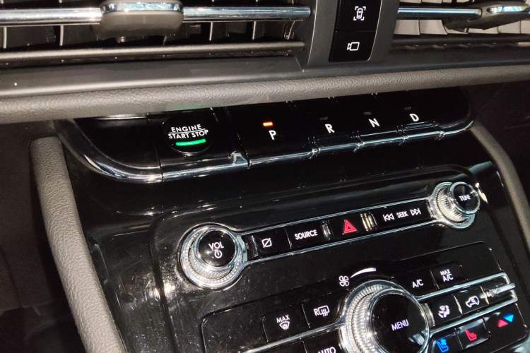 Used Lincoln Corsair 2022 2.0T Two-Wheel Drive Luxury Edition Gear Lever