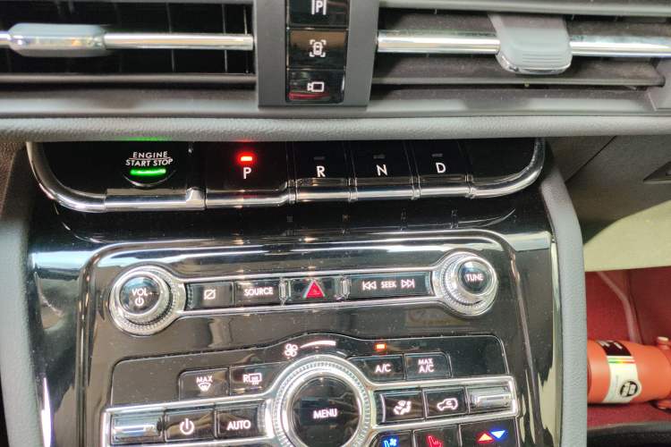 Used Lincoln Corsair 2022 Revised Version 2.0T Two-Wheel Drive Luxury Edition Gear Lever