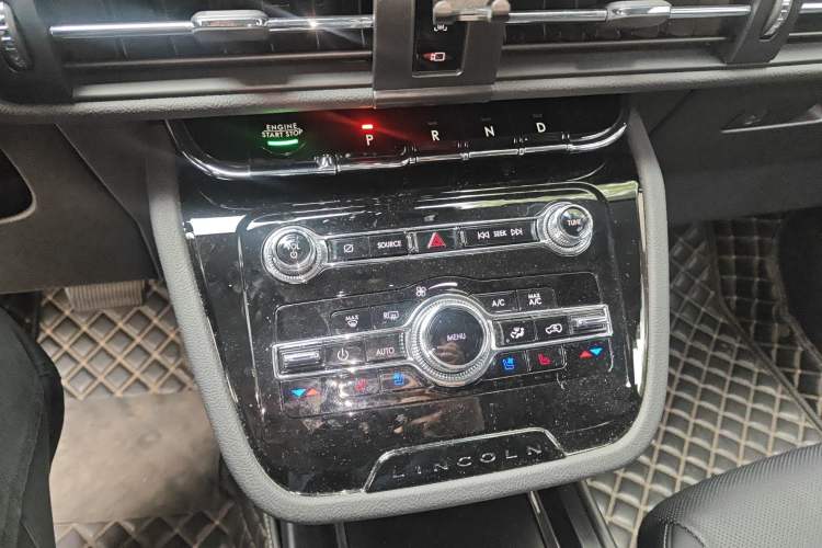 Used Lincoln Corsair 2022 2.0T Two-Wheel Drive Deluxe Edition Gear Lever