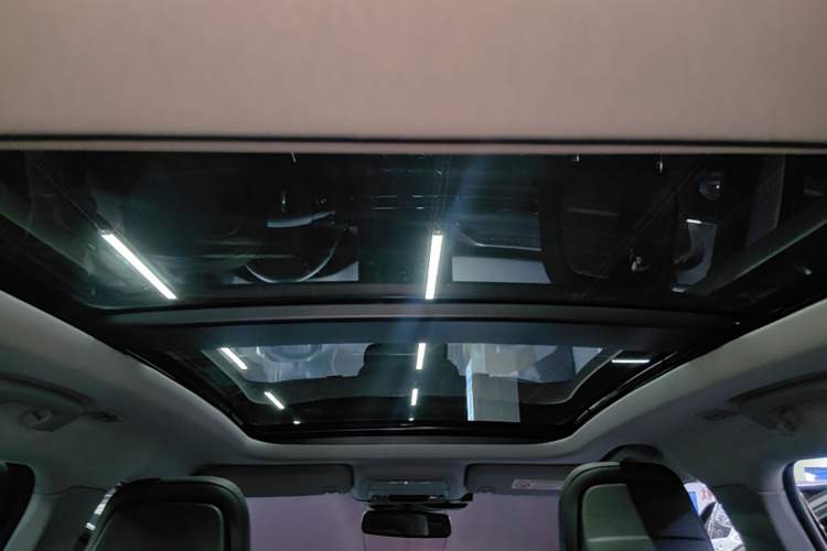Used Lincoln Corsair 2022 2.0T Two-Wheel Drive Deluxe Edition Headliner