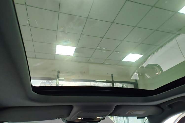 Used Lincoln Corsair 2022 2.0T Two-Wheel Drive Luxury Edition Headliner