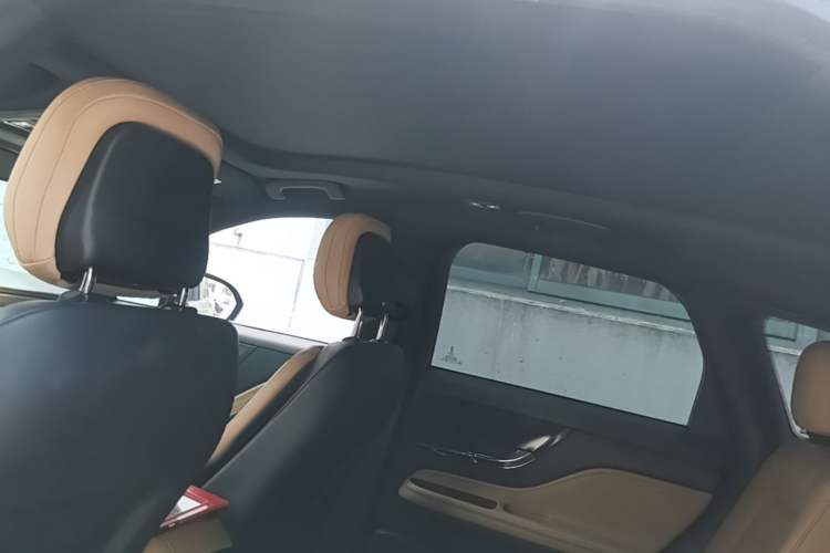 Used Lincoln Corsair 2022 2.0T Two-Wheel Drive Luxury Edition Headliner