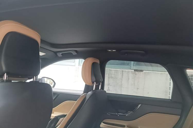 Used Lincoln Corsair 2022 2.0T Two-Wheel Drive Luxury Edition Headliner