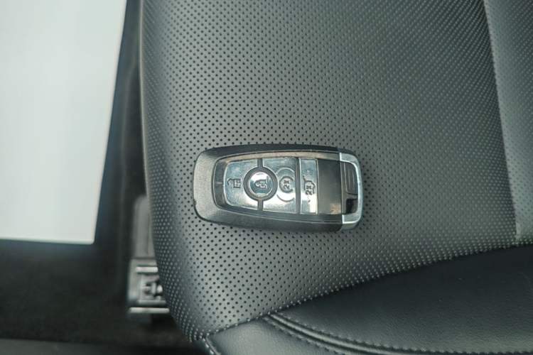 Used Lincoln Corsair 2022 2.0T Two-Wheel Drive Deluxe Edition Interior 1