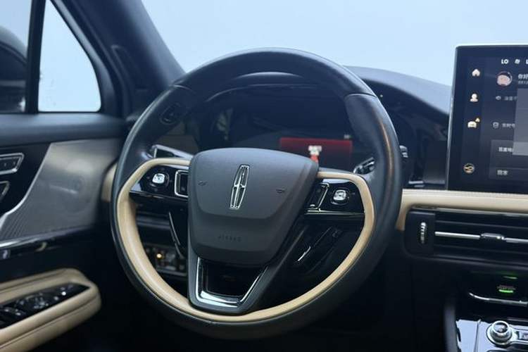 Used Lincoln Corsair 2022 2.0T Two-Wheel Drive Luxury Edition Interior 2