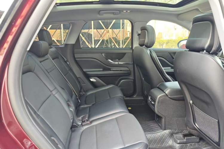 Used Lincoln Corsair 2022 2.0T Two-Wheel Drive Luxury Edition Interior 3
