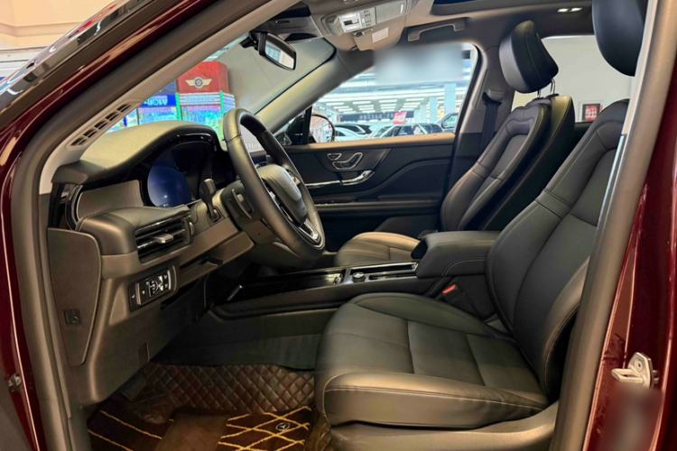 Used Lincoln Corsair 2022 2.0T Two-Wheel Drive Deluxe Edition Interior 3