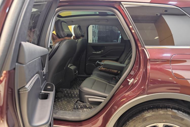 Used Lincoln Corsair 2022 2.0T Two-Wheel Drive Deluxe Edition Interior 3