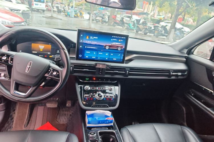 Used Lincoln Corsair 2022 2.0T Two-Wheel Drive Luxury Edition Interior 3