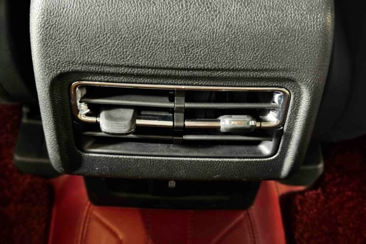 Used Lincoln Corsair 2022 2.0T Two-Wheel Drive Luxury Edition Interior 5