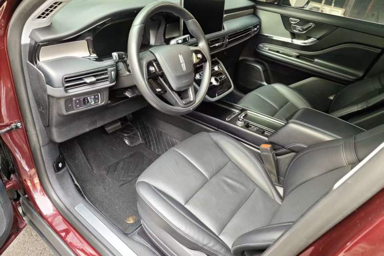 Used Lincoln Corsair 2022 2.0T Two-Wheel Drive Luxury Edition Interior 5