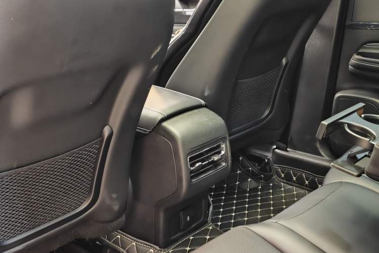 Used Lincoln Corsair 2022 2.0T Two-Wheel Drive Deluxe Edition Interior 5