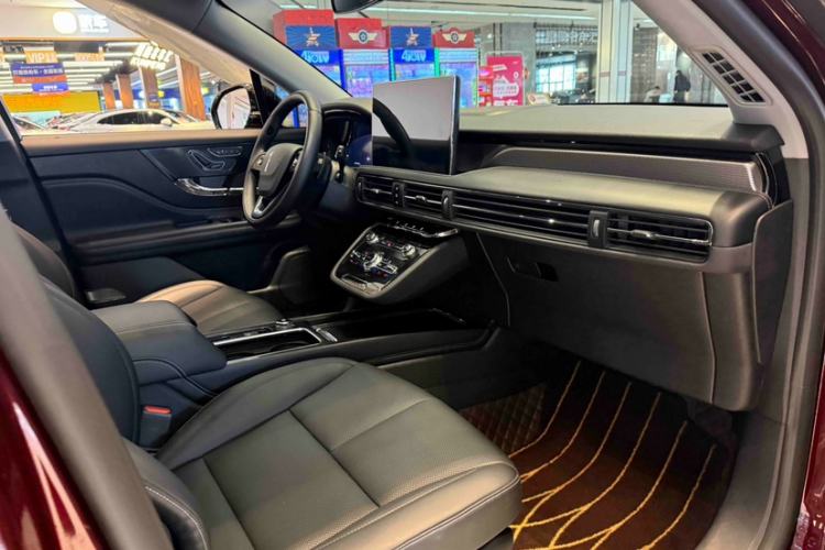 Used Lincoln Corsair 2022 2.0T Two-Wheel Drive Deluxe Edition Interior 7