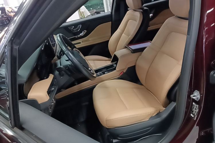 Used Lincoln Corsair 2022 2.0T Two-Wheel Drive Luxury Edition Left Front Seat
