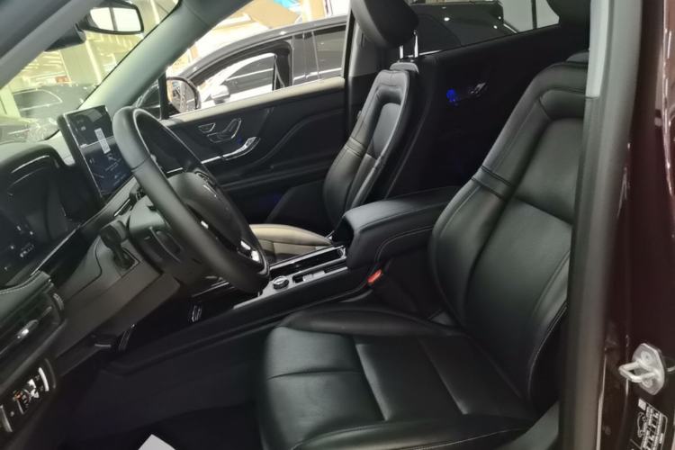 Used Lincoln Corsair 2022 2.0T Two-Wheel Drive Deluxe Edition Left Front Seat