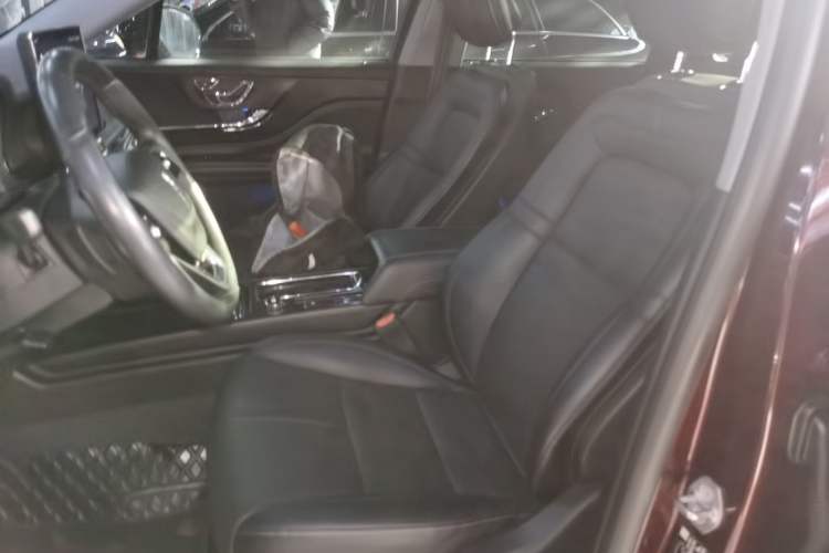 Used Lincoln Corsair 2022 2.0T Two-Wheel Drive Deluxe Edition Left Front Seat