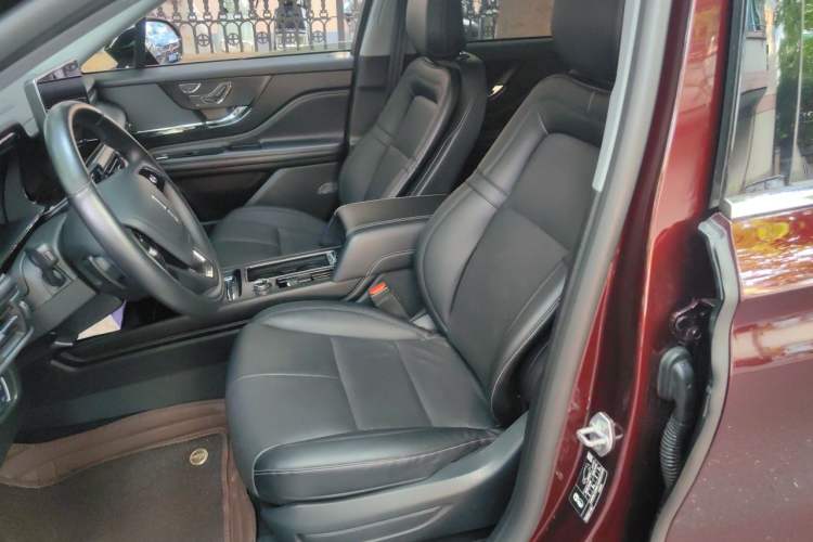 Used Lincoln Corsair 2022 2.0T Two-Wheel Drive Luxury Edition Left Front Seat