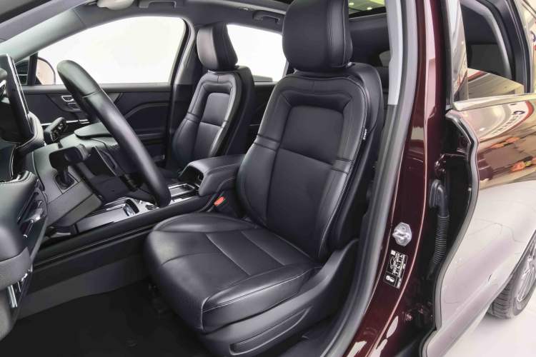 Used Lincoln Corsair 2022 2.0T Two-Wheel Drive Deluxe Edition Left Front Seat