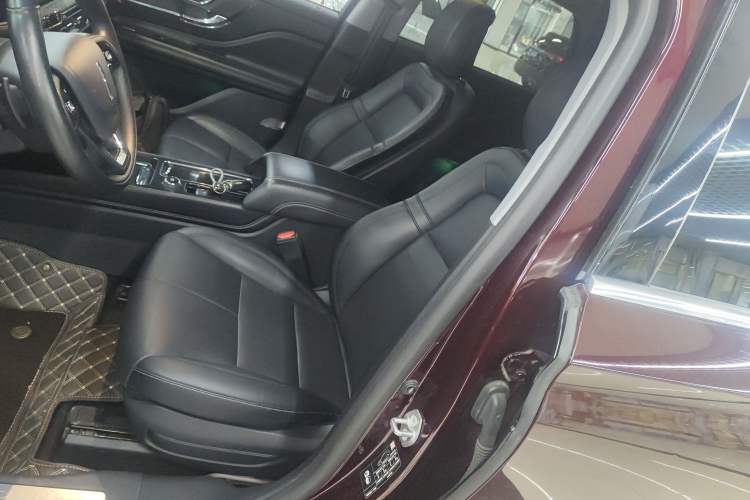 Used Lincoln Corsair 2022 2.0T Two-Wheel Drive Deluxe Edition Left Front Seat