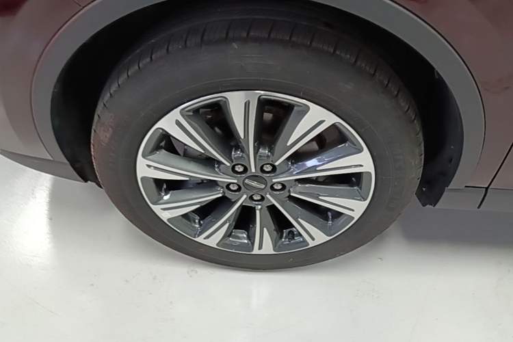 Used Lincoln Corsair 2022 2.0T Two-Wheel Drive Luxury Edition Left Front Wheel Hub