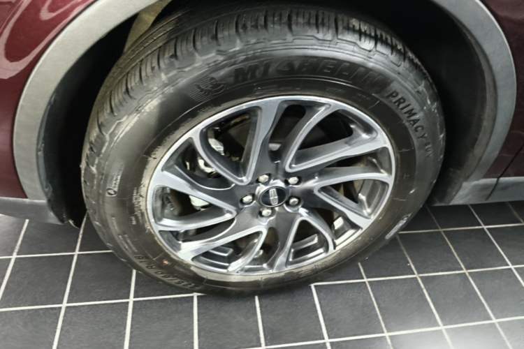 Used Lincoln Corsair 2022 2.0T Two-Wheel Drive Deluxe Edition Left Front Wheel Hub