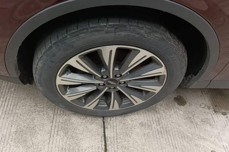Used Lincoln Corsair 2022 2.0T Two-Wheel Drive Luxury Edition Left Front Wheel Hub