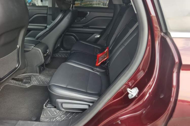 Used Lincoln Corsair 2022 2.0T Two-Wheel Drive Deluxe Edition Left Rear Seat
