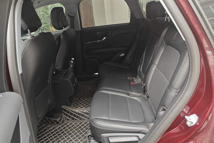 Used Lincoln Corsair 2022 2.0T Two-Wheel Drive Deluxe Edition Left Rear Seat
